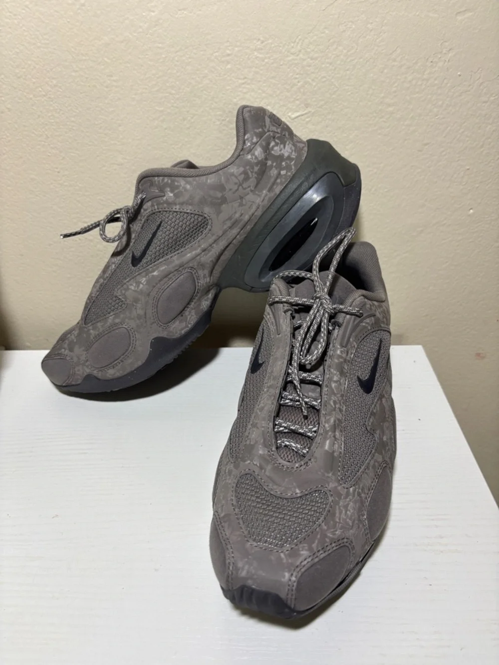 Nike Men's Grey Taupe Mesh & Suede Sneakers